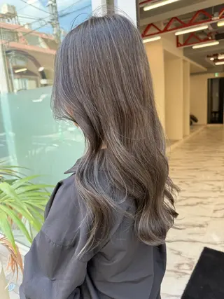 カラー GIFT OMOTESANDO所属・秋月 いなのヘアスタイル