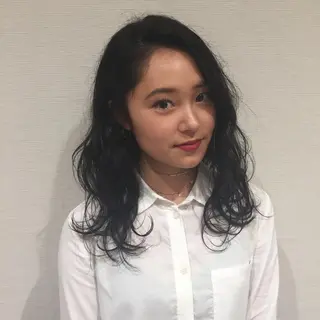 ロング カラー 赤阪 優奈のヘアスタイル