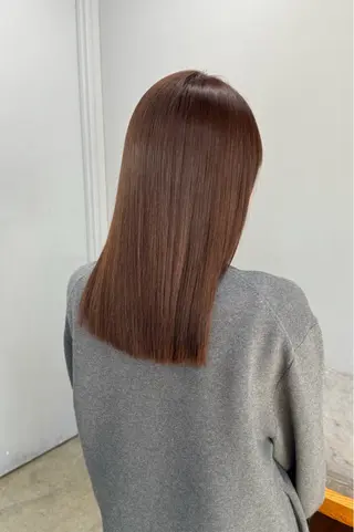 カラー maina/透明感 ベージュ/ブラウンのヘアスタイル