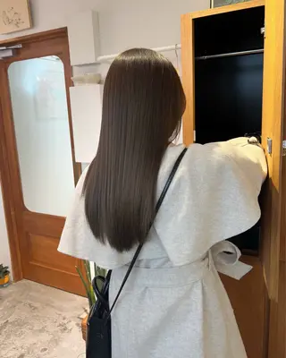 カラー aiko【艶カラー ・ミニモ年内で終了】のヘアスタイル