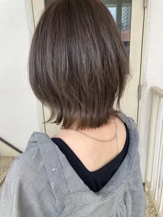 ミディアム roka ノゾミのヘアスタイル