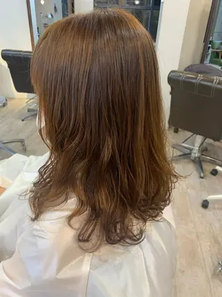 セミロング カラー パーマ 藤間 帆乃夏（とうまほのかのヘアスタイル