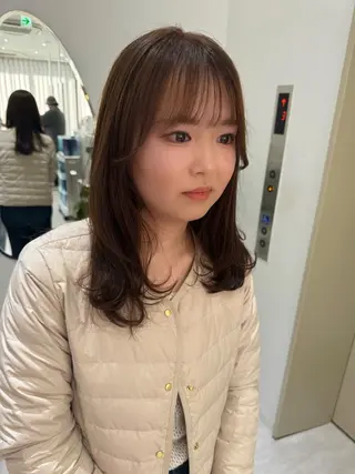 ミディアム カラー 艶 透け感カラー 似合わせ 齊木 勇人のヘアスタイル