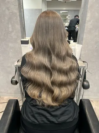 ロング カラー TOMONA👑 GiseL梅田店のヘアスタイル