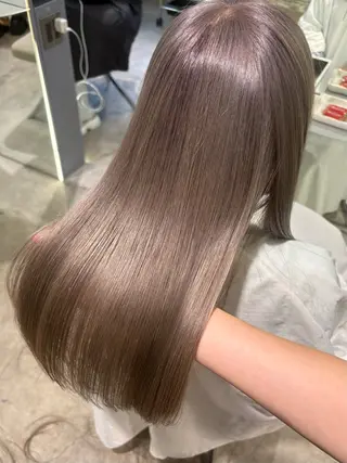 カラー Harune/うる艶 ハイトーンのヘアスタイル