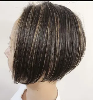 ショート カラー 鶴田 風雅のヘアスタイル