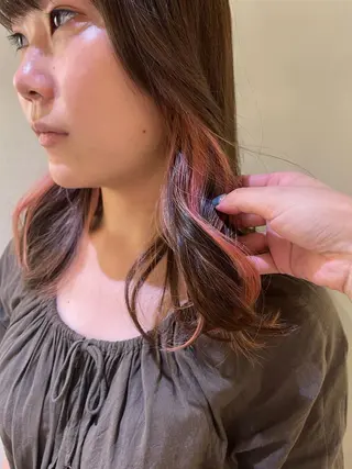 ミディアム カラー パーマ ヘアアレンジ メンズ pu+on. nailworks所属・fuyumi / ニュアンスネイルのネイルデザイン