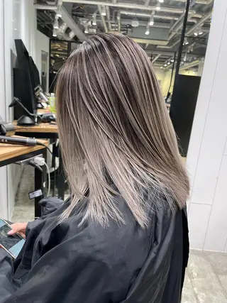 カラー 池谷 玲哉のヘアスタイル