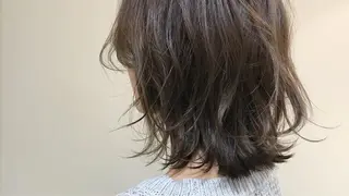 カラー ウエモト タク ショート/レイヤーのヘアスタイル