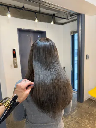 セミロング 縮毛矯正/レイヤー カット⭐️SHOTAのヘアスタイル