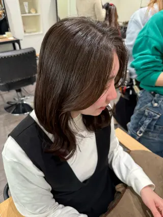 ミディアム 上田 紗也のヘアスタイル