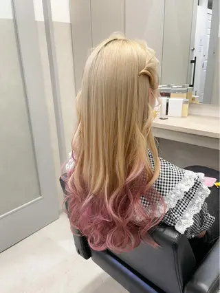 ロング カラー ヘアアレンジ autre所属・大久保 ひでなりのヘアスタイル