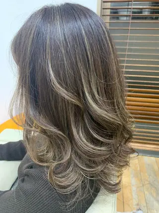 セミロング カラー ✨🎨ブリーチなし 透明感カラー✨美友のヘアスタイル