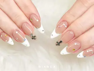 ネイル Bianca関内 USUI🐢のネイルデザイン