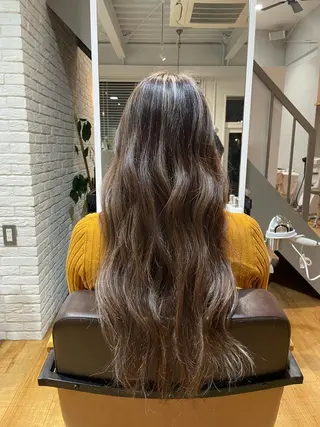 カラー 南 柚香のヘアスタイル