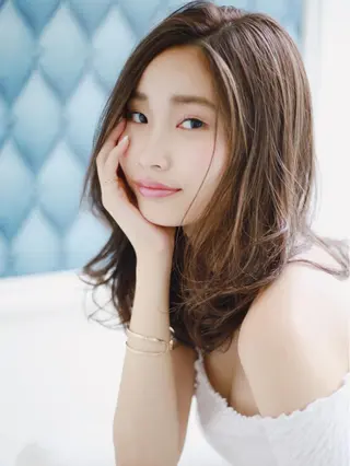 セミロング カラー パーマ アンブレラカラー💫 フェイスフレーミングのヘアスタイル