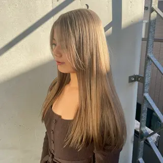 カラー em HAIR所属・透明感カラー🫧 ハイトーン/ケン💫のヘアスタイル