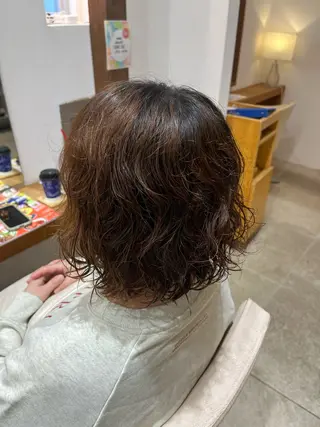 ミディアム パーマ 沖元 統弥のヘアスタイル