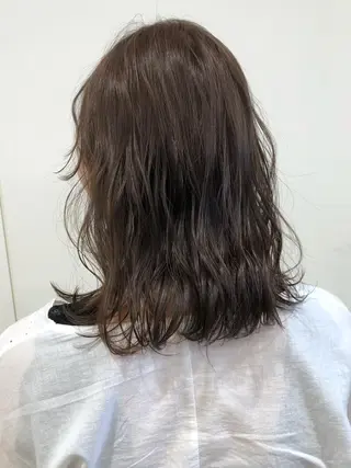 ミディアム カラー ケアブリーチ 坪井佑樹のヘアスタイル