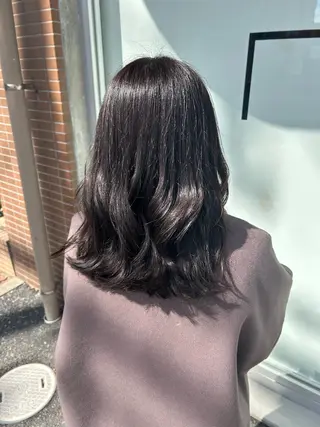 ミディアム カラー 成田 有沙のヘアスタイル