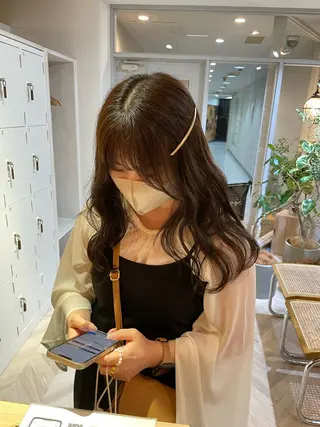 セミロング カラー akane .のヘアスタイル