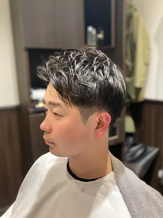 メンズ LAVIE NEW STANDARD BARBER所属・小森 優仁のヘアスタイル