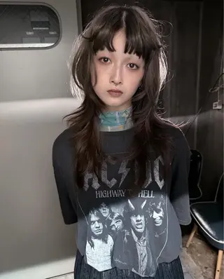 ロング ヘアアレンジ ALLY所属・ウルフカット / ケアブリーチのヘアスタイル