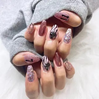 ネイル Vesper所属・ayaka ギャルネイル🎀のネイルデザイン