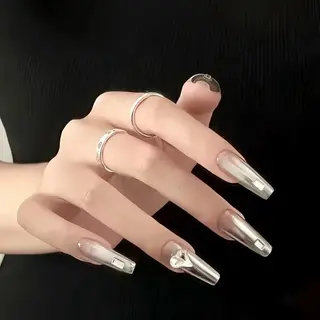 ネイル MIUMIUOOTSUKA所属・艾 琳（Aileen)のネイルデザイン