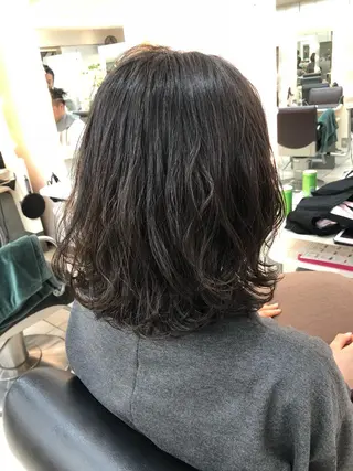 ミディアム パーマ コテ巻き風パーマ💛 池袋のヘアスタイル
