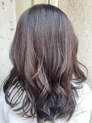 ミディアム カラー CoCooN Hiromiのヘアスタイル