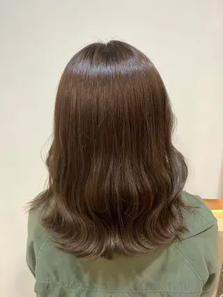 セミロング 野沢 知花のヘアスタイル