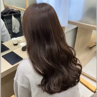 セミロング カラー 秋山 桃子のヘアスタイル