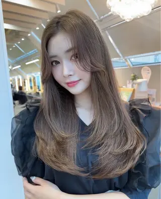 ロング 小木曽 里奈のヘアスタイル
