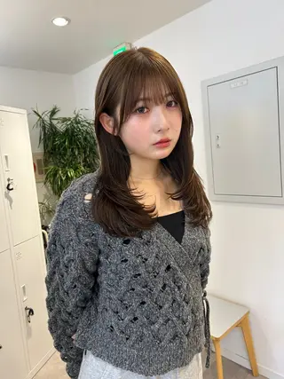 セミロング カラー Hatsune 🐯レイヤーカットのヘアスタイル