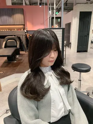 ロング shes茶屋町アリサ 🎀顔周り×韓国風のヘアスタイル