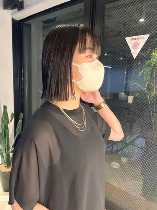 ショート カラー yuri/オリーブ/ 暖色カラー/レイヤーのヘアスタイル