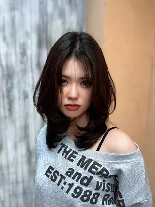 ミディアム ブリーチ🩵レイヤー Maho🐻‍❄️のヘアスタイル