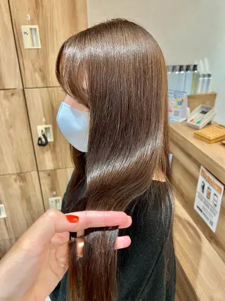 ロング Oasisgarden所属・レイヤー/ブリーチ MOMOのヘアスタイル