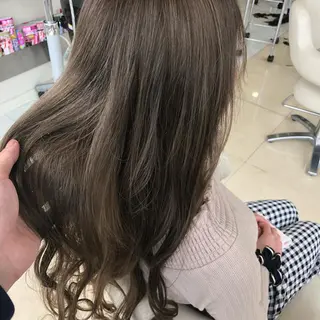カラー 牧野 佳樹のヘアスタイル