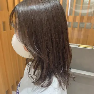 セミロング 下川 由貴のヘアスタイル