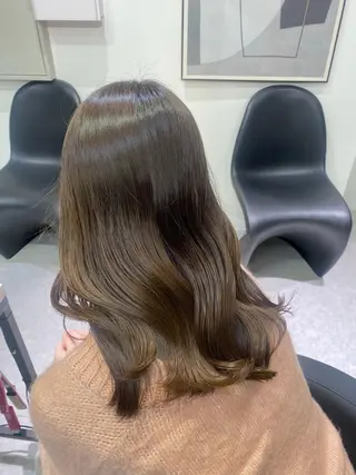 ロング カラー 名古屋栄♡PELE 上品な透明感ベージュのヘアスタイル