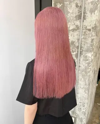 ロング カラー ツガミ リナのヘアスタイル