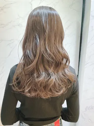 ロング 北田🌟小顔レイヤー 🌟人気カラーのヘアスタイル
