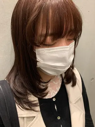 ミディアム ブリーチなしWカラー /地毛風/小林凪沙のヘアスタイル