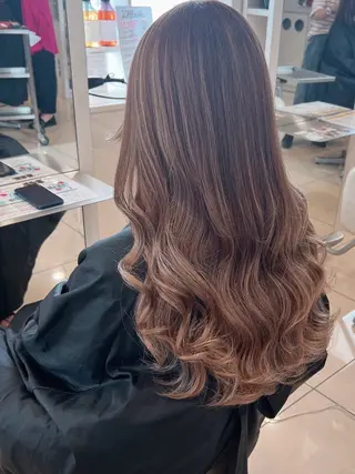 ロング エクステ＆カラー 特化F-card上通のヘアスタイル