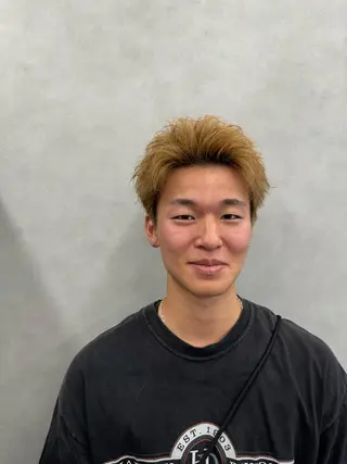 ショート カラー メンズ 安藤 晴大のヘアスタイル