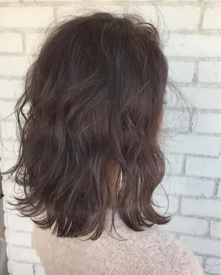 ミディアム TOMOYAレイヤー ブリーチ縮毛矯正のヘアスタイル