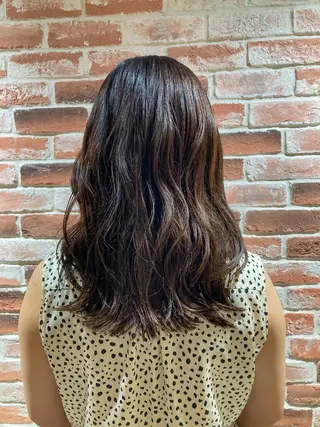 セミロング カラー パーマ/イルミナ カラー 三浦菜々子のヘアスタイル