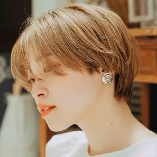 ショート カラー ハイトーン/ボブ/ ハイライト🌱ᩚ涼介のヘアスタイル